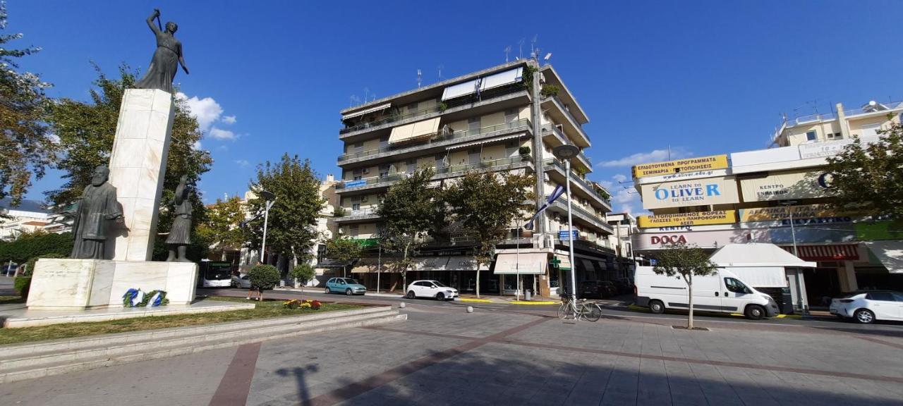 Cosy Apartment In The Heart Of The City Каламата Экстерьер фото
